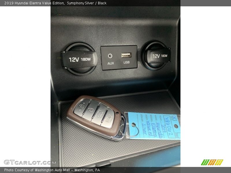 Symphony Silver / Black 2019 Hyundai Elantra Value Edition