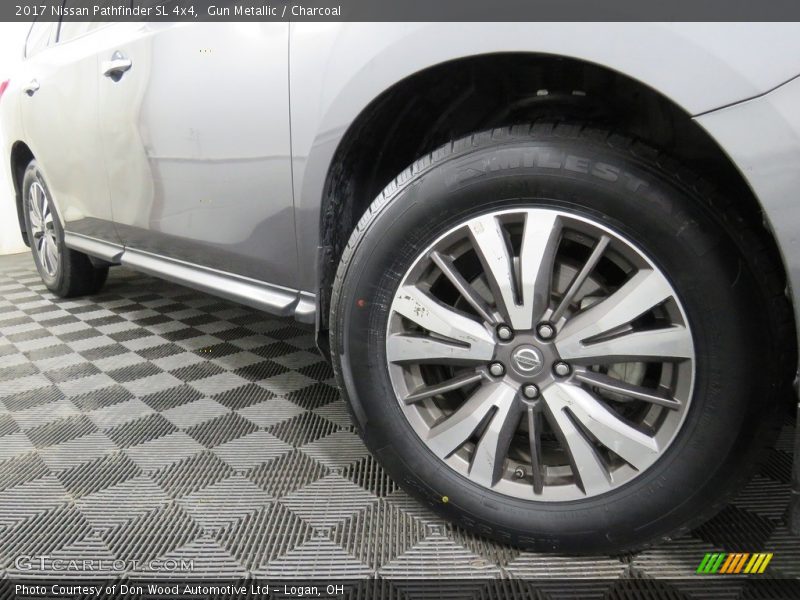 Gun Metallic / Charcoal 2017 Nissan Pathfinder SL 4x4