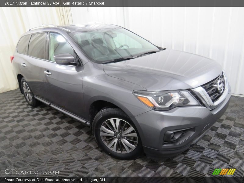 Gun Metallic / Charcoal 2017 Nissan Pathfinder SL 4x4