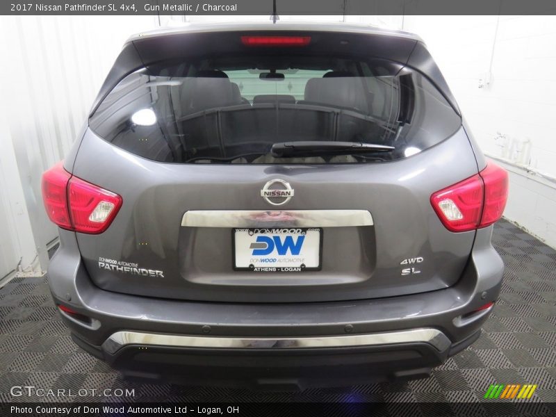 Gun Metallic / Charcoal 2017 Nissan Pathfinder SL 4x4