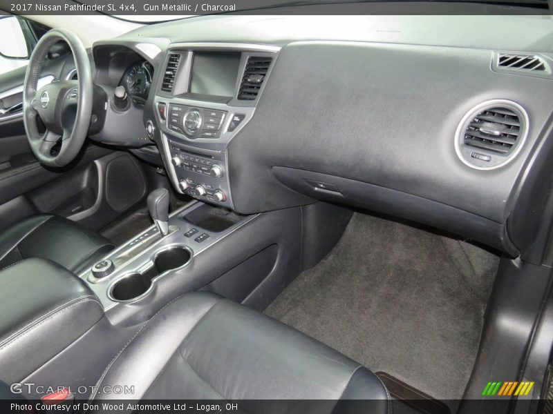 Gun Metallic / Charcoal 2017 Nissan Pathfinder SL 4x4