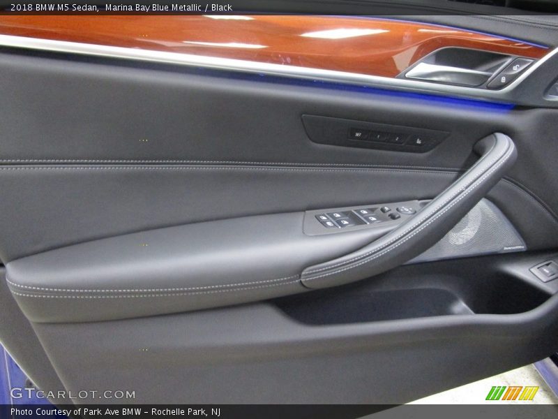 Marina Bay Blue Metallic / Black 2018 BMW M5 Sedan