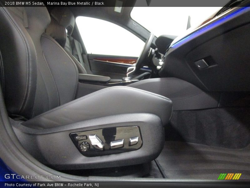 Marina Bay Blue Metallic / Black 2018 BMW M5 Sedan