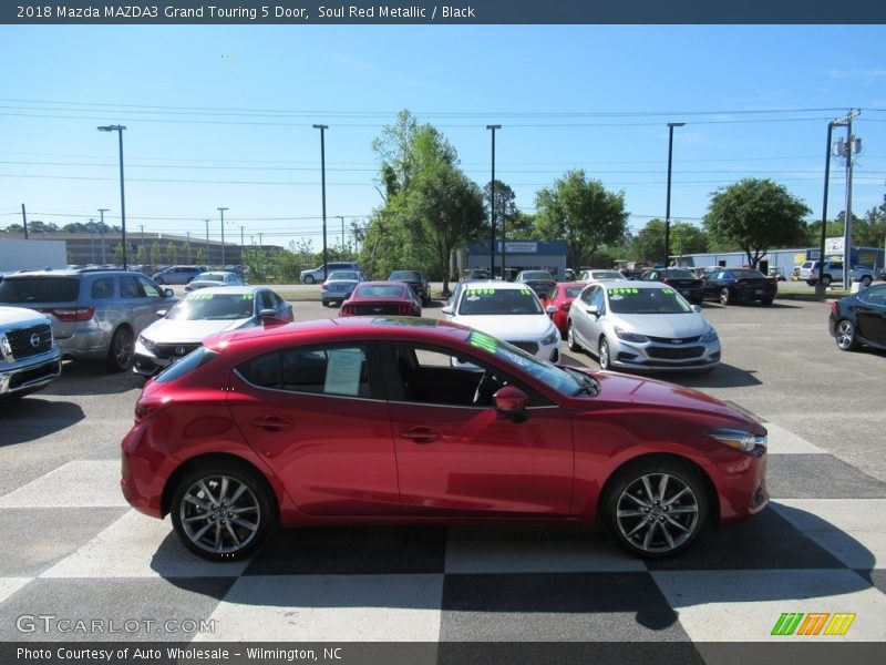 Soul Red Metallic / Black 2018 Mazda MAZDA3 Grand Touring 5 Door