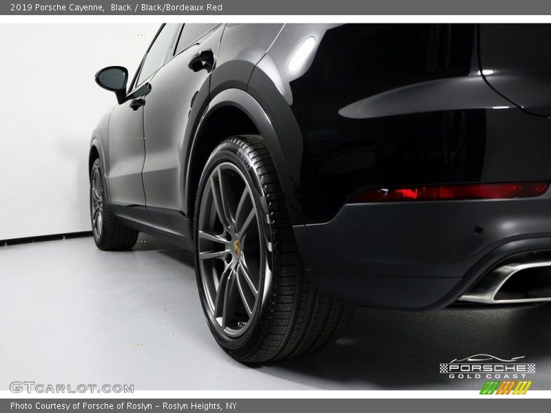 Black / Black/Bordeaux Red 2019 Porsche Cayenne