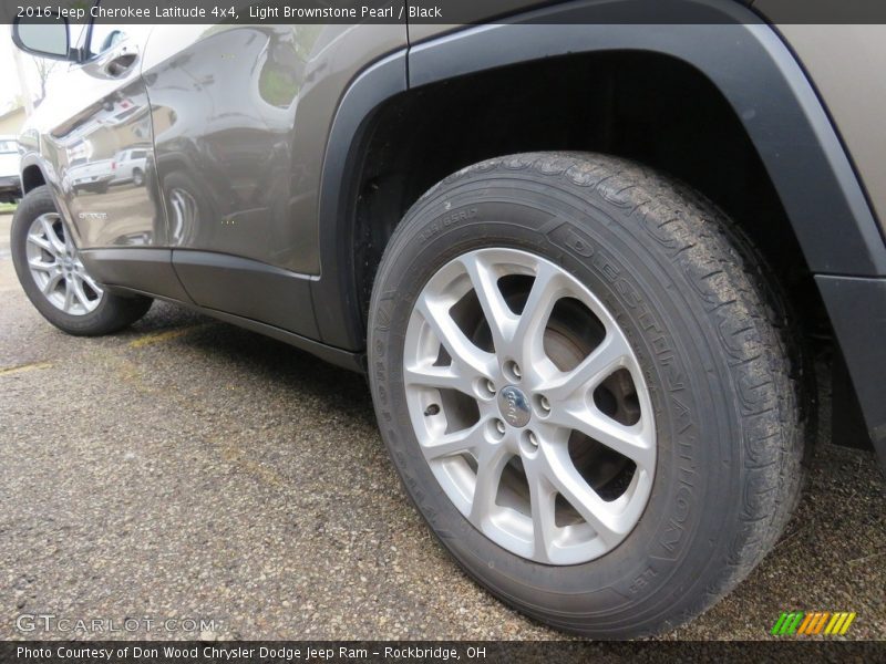 Light Brownstone Pearl / Black 2016 Jeep Cherokee Latitude 4x4