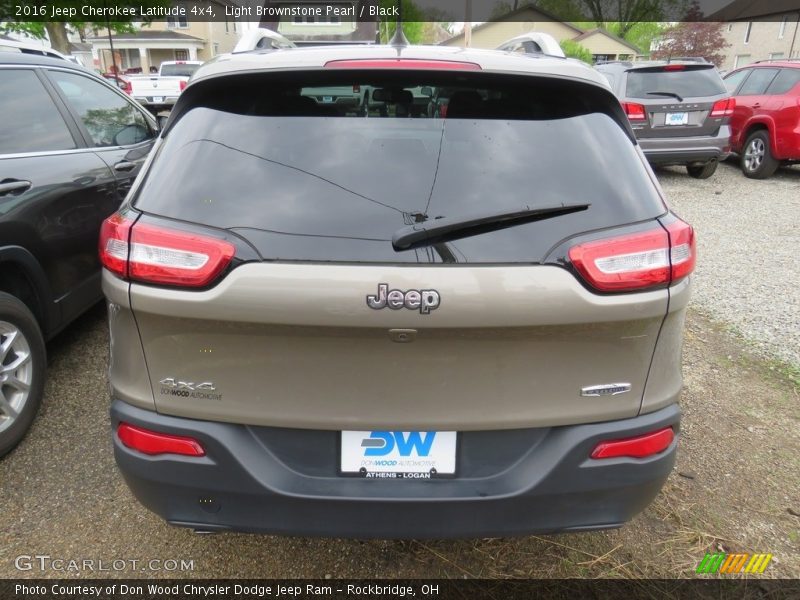 Light Brownstone Pearl / Black 2016 Jeep Cherokee Latitude 4x4