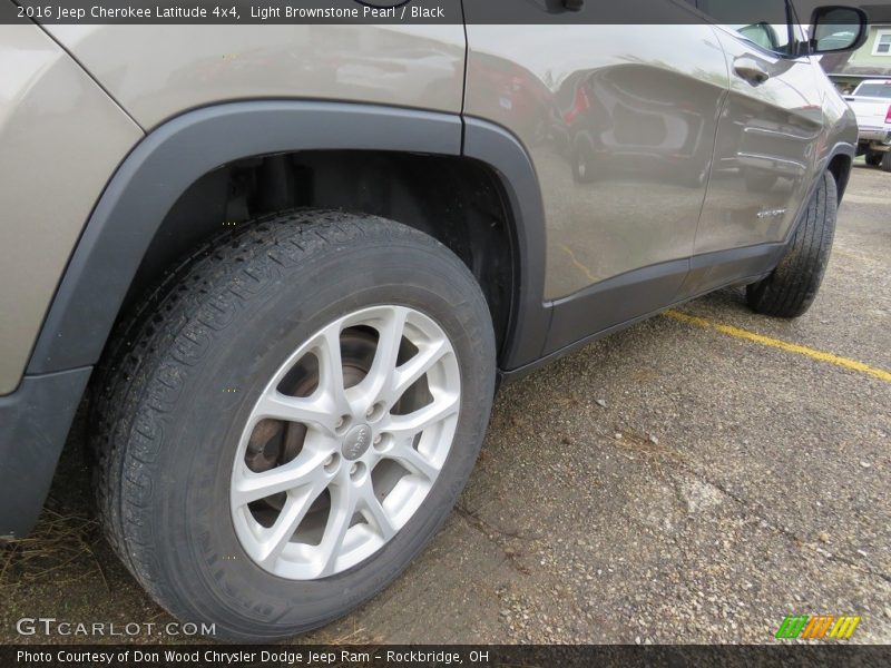 Light Brownstone Pearl / Black 2016 Jeep Cherokee Latitude 4x4