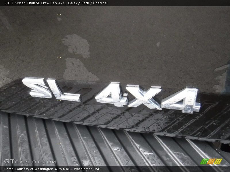 Galaxy Black / Charcoal 2013 Nissan Titan SL Crew Cab 4x4