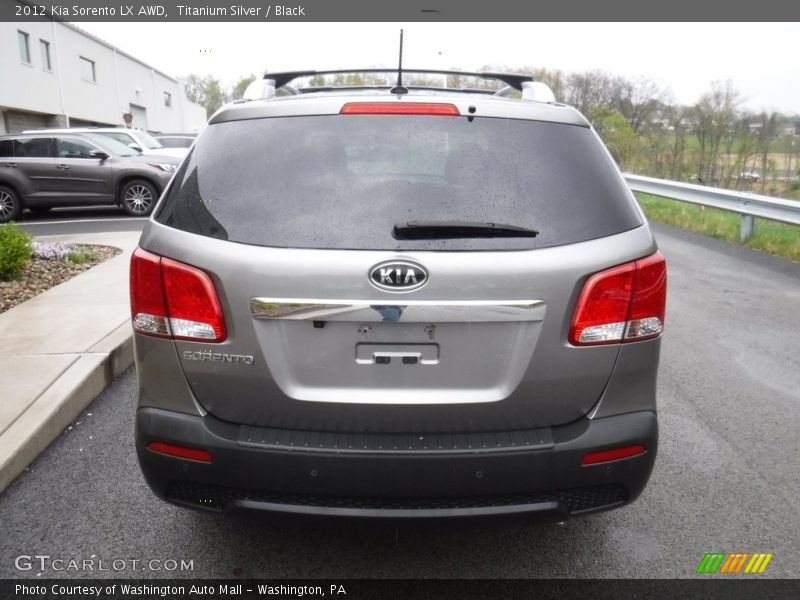 Titanium Silver / Black 2012 Kia Sorento LX AWD