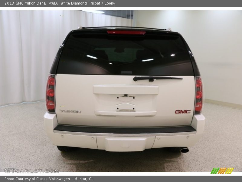 White Diamond Tricoat / Ebony 2013 GMC Yukon Denali AWD