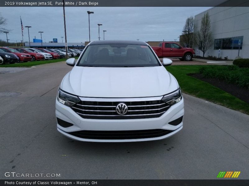 Pure White / Dark Beige 2019 Volkswagen Jetta SE