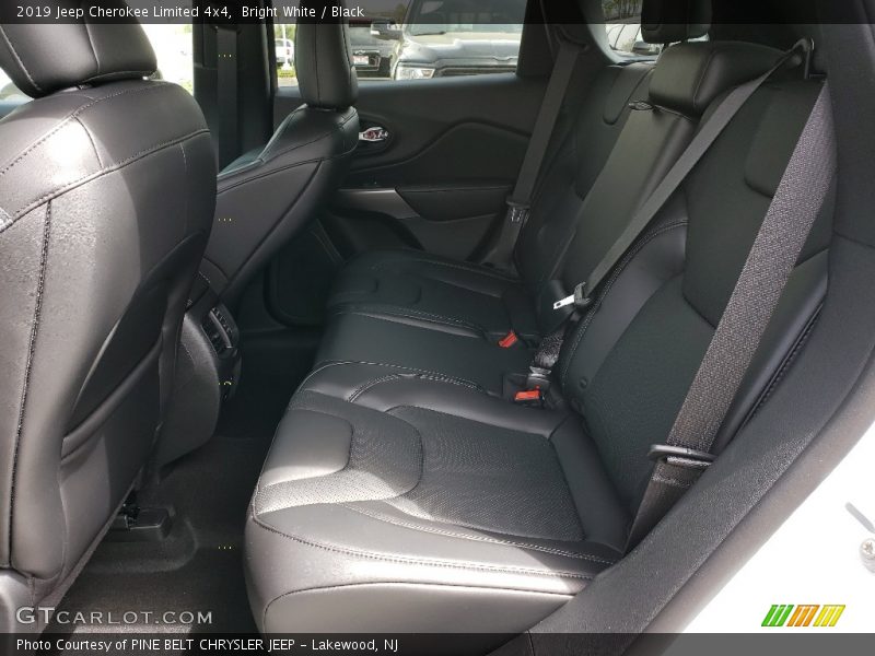 Bright White / Black 2019 Jeep Cherokee Limited 4x4