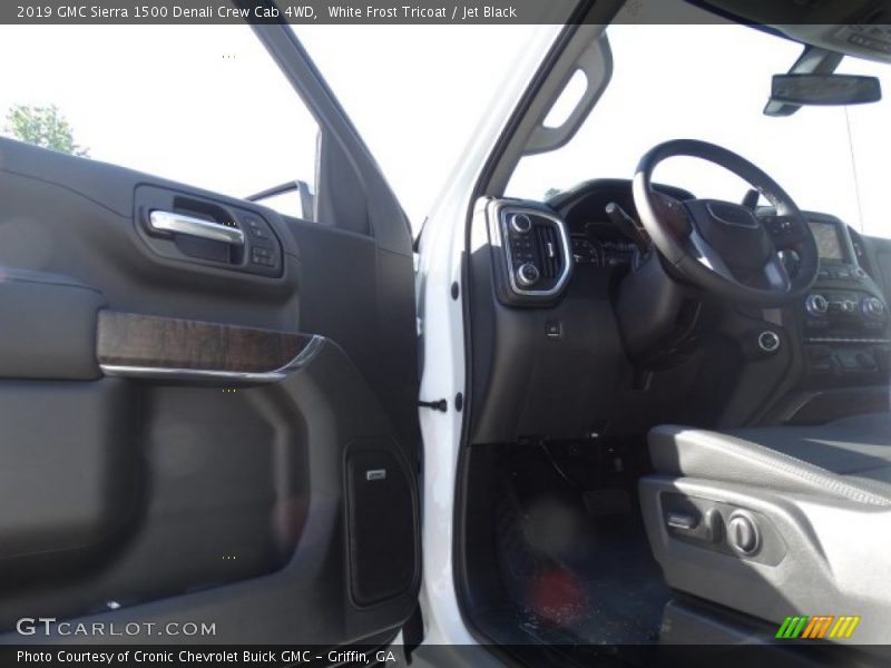 White Frost Tricoat / Jet Black 2019 GMC Sierra 1500 Denali Crew Cab 4WD