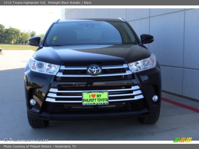 Midnight Black Metallic / Black 2019 Toyota Highlander XLE