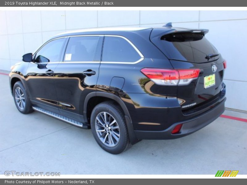 Midnight Black Metallic / Black 2019 Toyota Highlander XLE