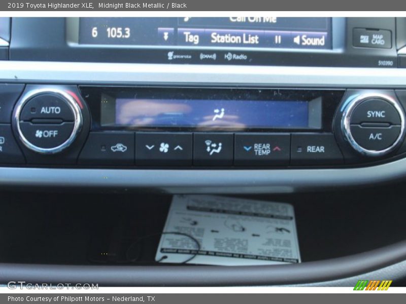 Midnight Black Metallic / Black 2019 Toyota Highlander XLE