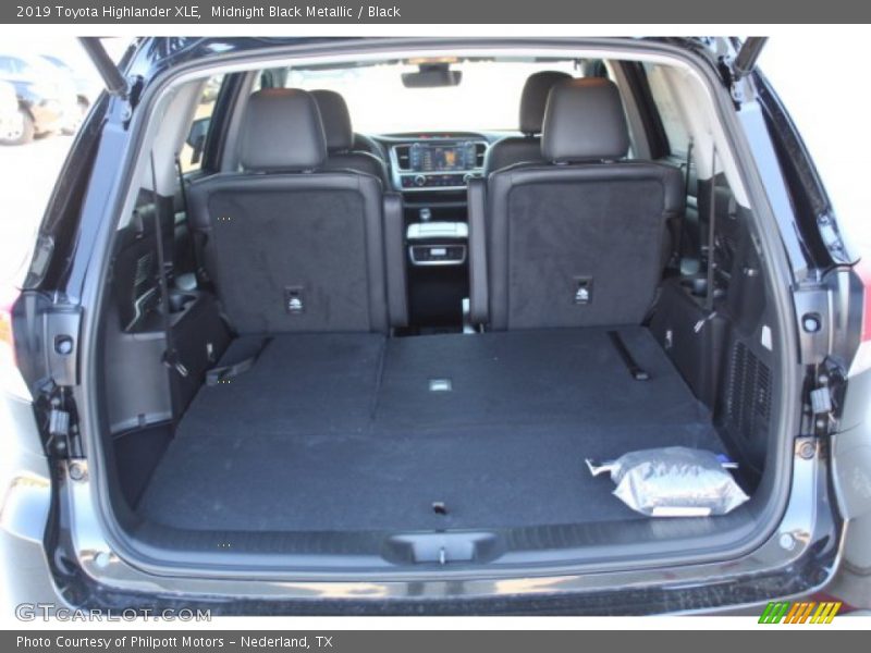 Midnight Black Metallic / Black 2019 Toyota Highlander XLE