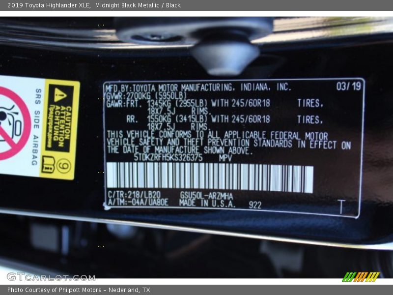 Midnight Black Metallic / Black 2019 Toyota Highlander XLE