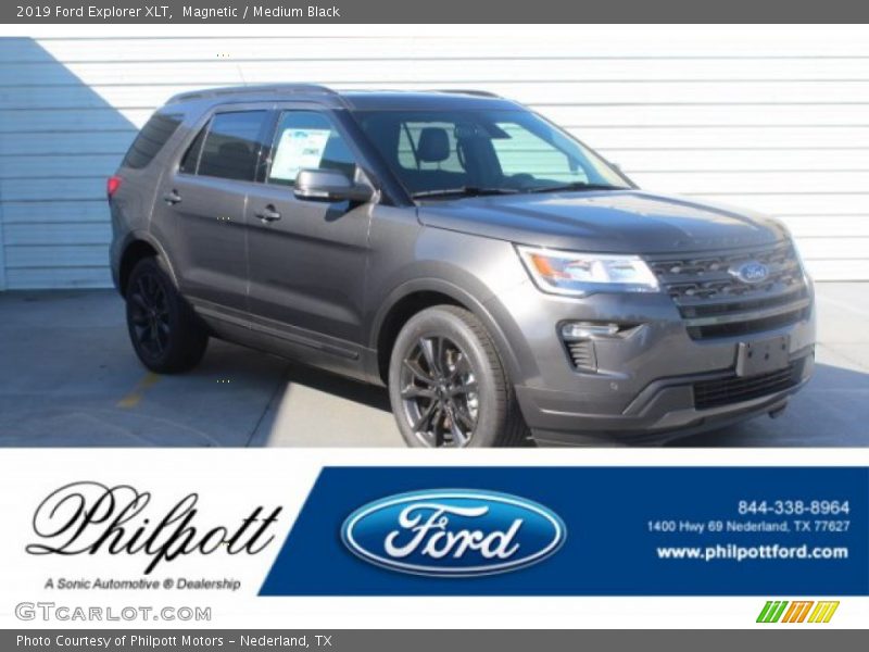 Magnetic / Medium Black 2019 Ford Explorer XLT
