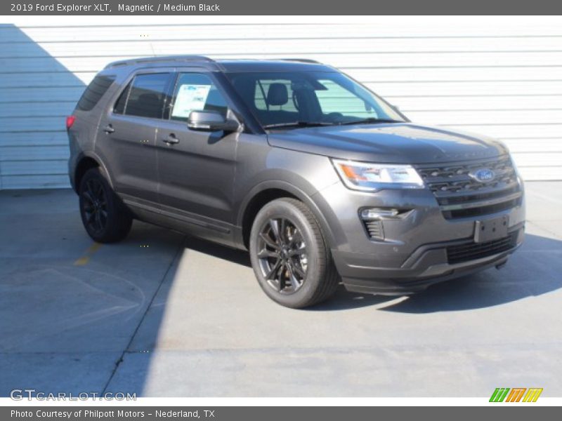 Magnetic / Medium Black 2019 Ford Explorer XLT