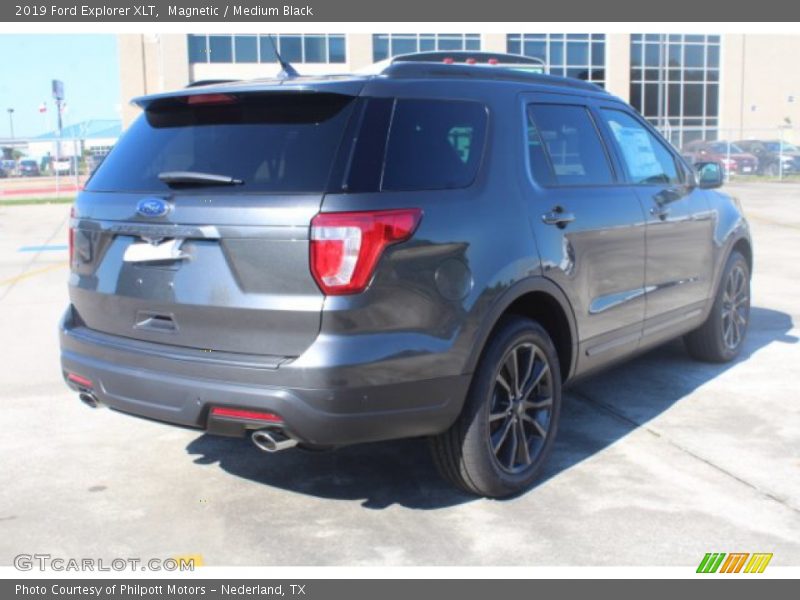 Magnetic / Medium Black 2019 Ford Explorer XLT
