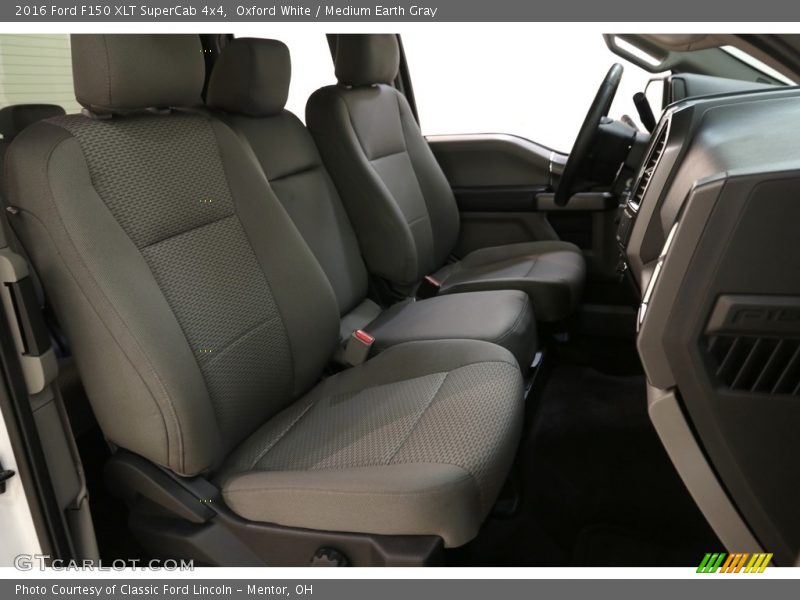 Oxford White / Medium Earth Gray 2016 Ford F150 XLT SuperCab 4x4