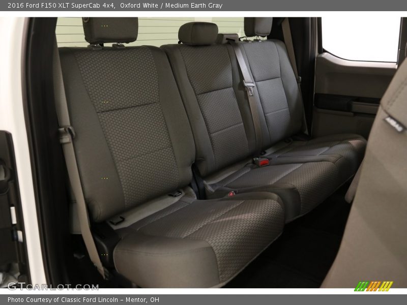 Oxford White / Medium Earth Gray 2016 Ford F150 XLT SuperCab 4x4