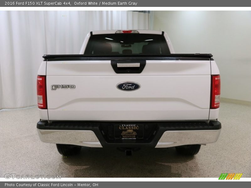 Oxford White / Medium Earth Gray 2016 Ford F150 XLT SuperCab 4x4