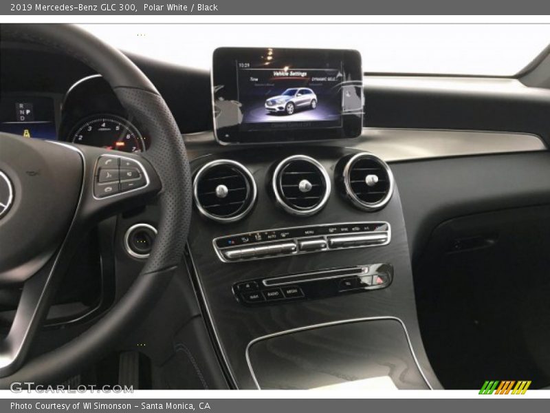 Polar White / Black 2019 Mercedes-Benz GLC 300
