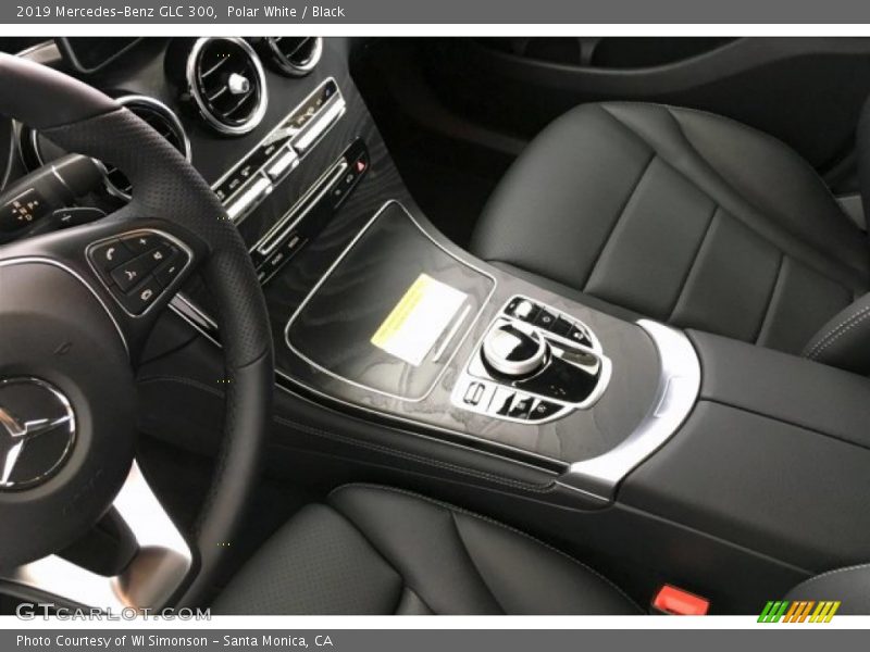 Polar White / Black 2019 Mercedes-Benz GLC 300