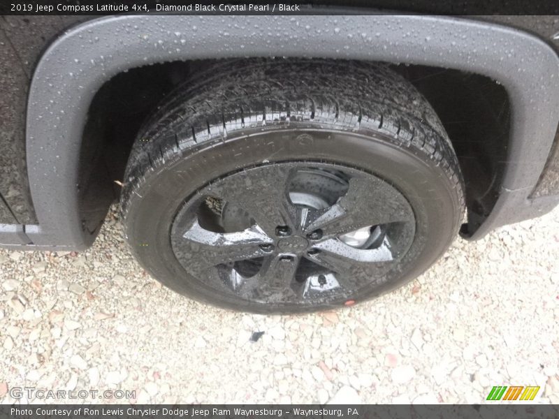 Diamond Black Crystal Pearl / Black 2019 Jeep Compass Latitude 4x4