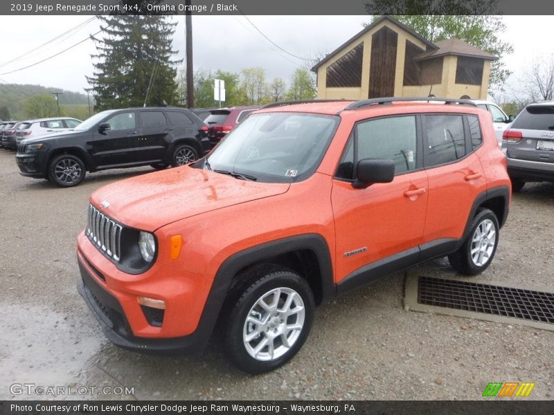 Front 3/4 View of 2019 Renegade Sport 4x4