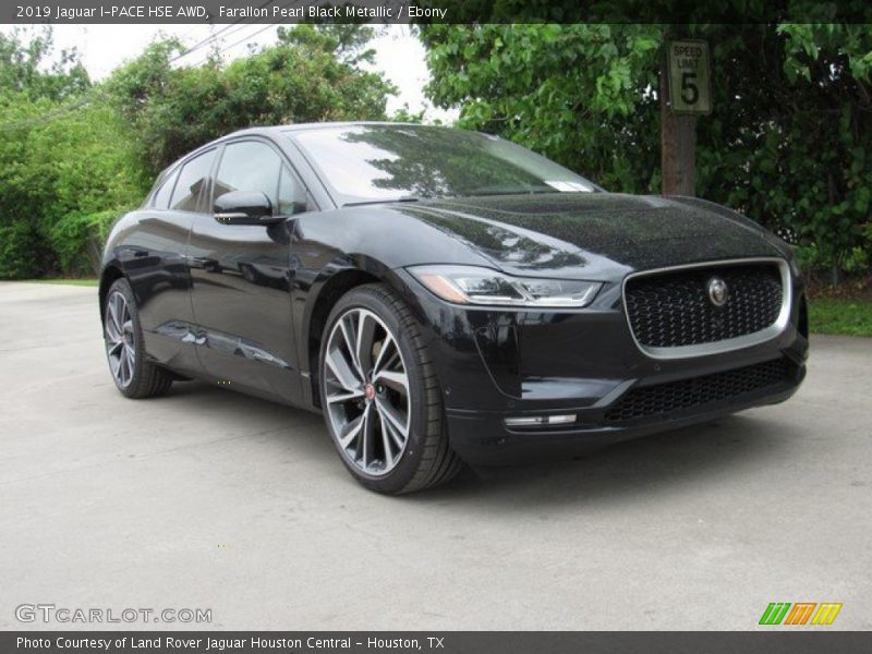 Front 3/4 View of 2019 I-PACE HSE AWD