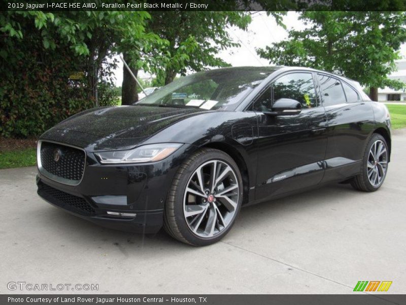 Front 3/4 View of 2019 I-PACE HSE AWD