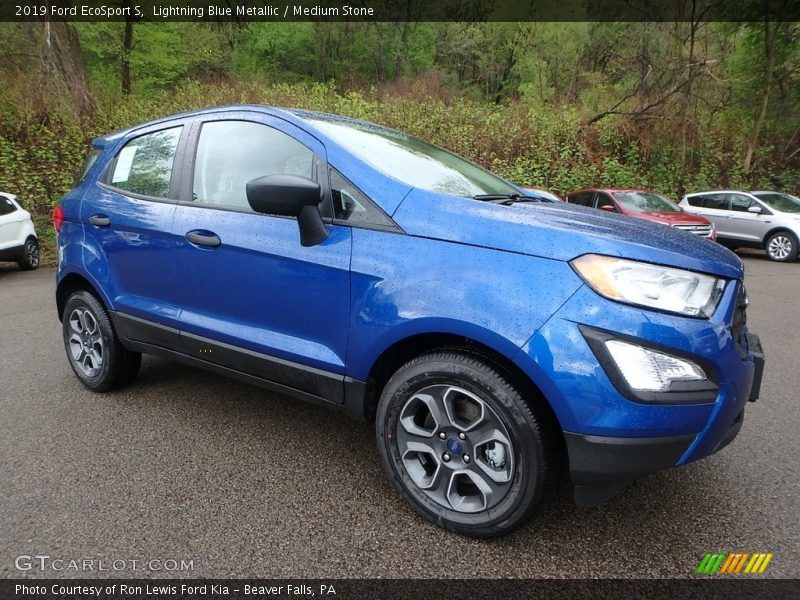 Front 3/4 View of 2019 EcoSport S