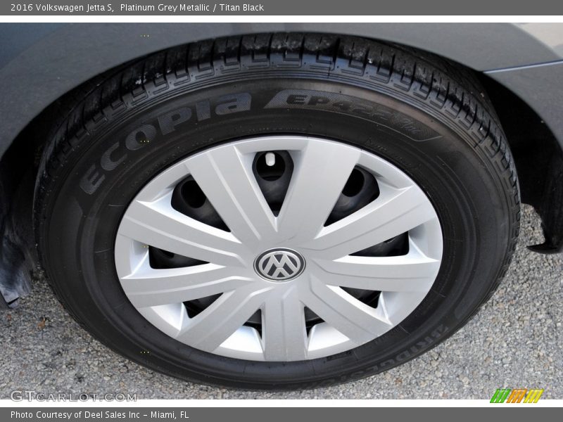 Platinum Grey Metallic / Titan Black 2016 Volkswagen Jetta S