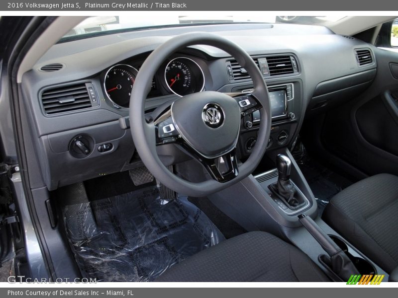 Platinum Grey Metallic / Titan Black 2016 Volkswagen Jetta S