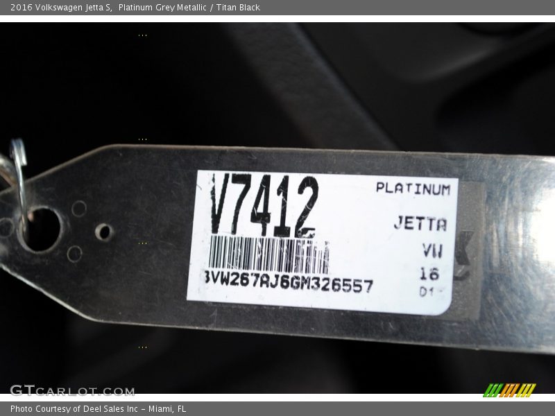Platinum Grey Metallic / Titan Black 2016 Volkswagen Jetta S