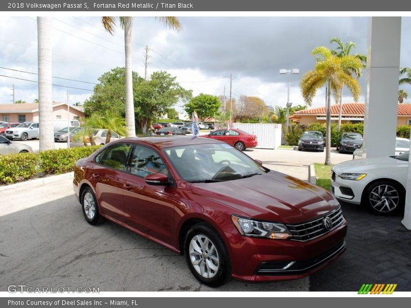 Fortana Red Metallic / Titan Black 2018 Volkswagen Passat S