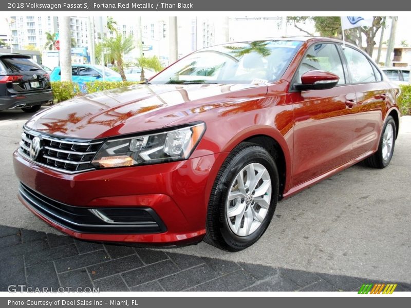 Fortana Red Metallic / Titan Black 2018 Volkswagen Passat S