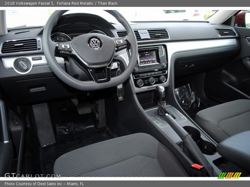 Fortana Red Metallic / Titan Black 2018 Volkswagen Passat S