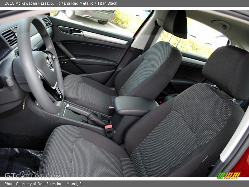 Fortana Red Metallic / Titan Black 2018 Volkswagen Passat S