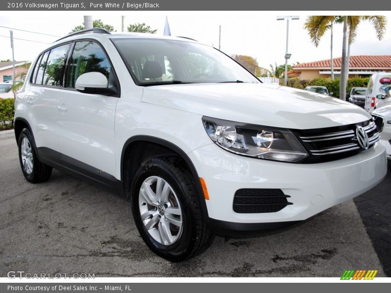 Pure White / Beige/Black 2016 Volkswagen Tiguan S