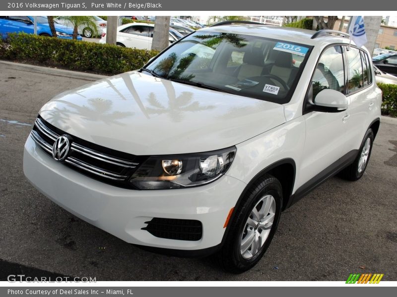 Pure White / Beige/Black 2016 Volkswagen Tiguan S