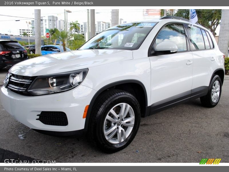 Pure White / Beige/Black 2016 Volkswagen Tiguan S