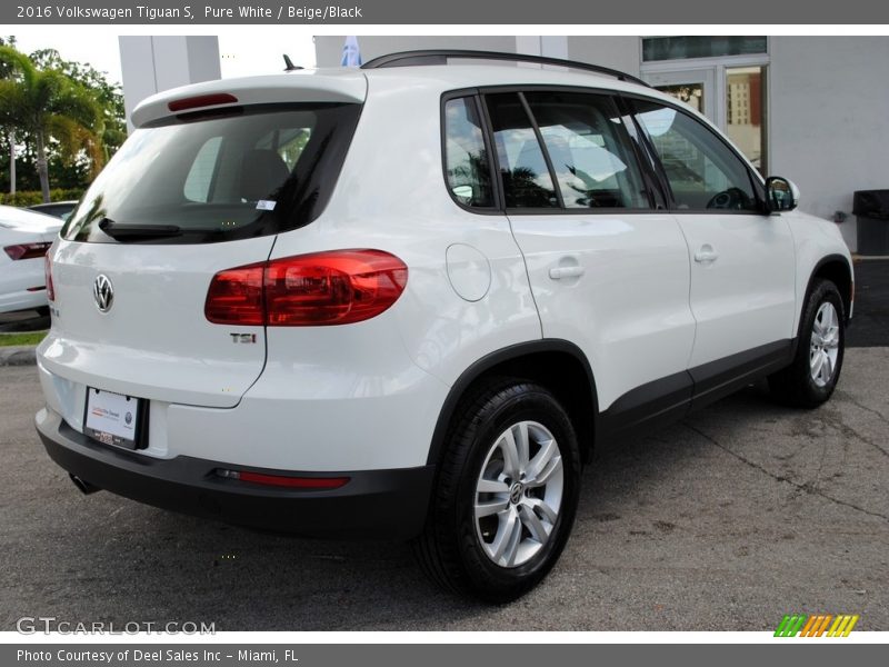 Pure White / Beige/Black 2016 Volkswagen Tiguan S