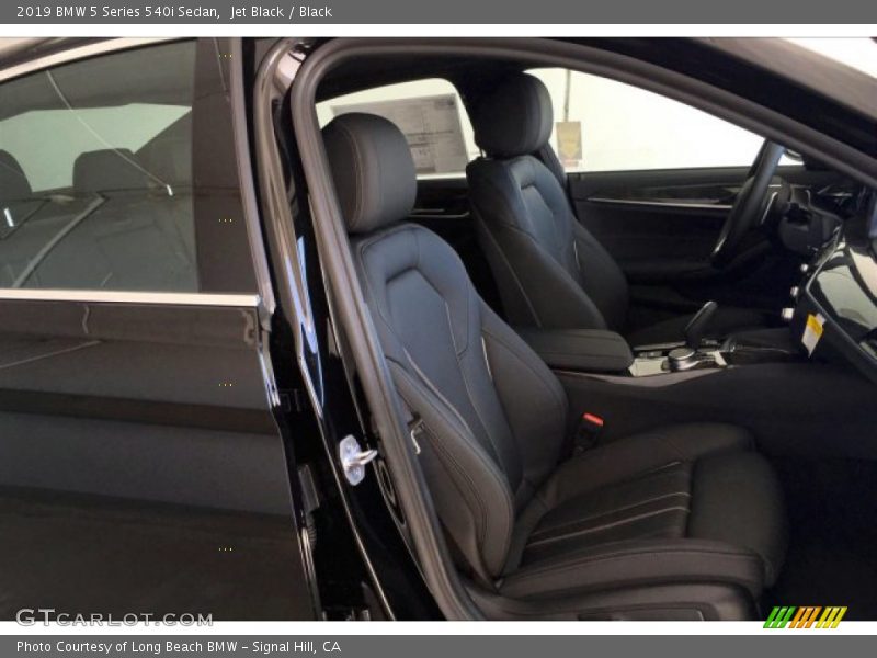 Jet Black / Black 2019 BMW 5 Series 540i Sedan