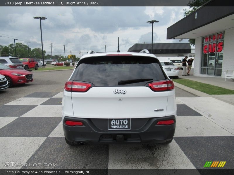 Bright White / Black 2018 Jeep Cherokee Latitude Plus