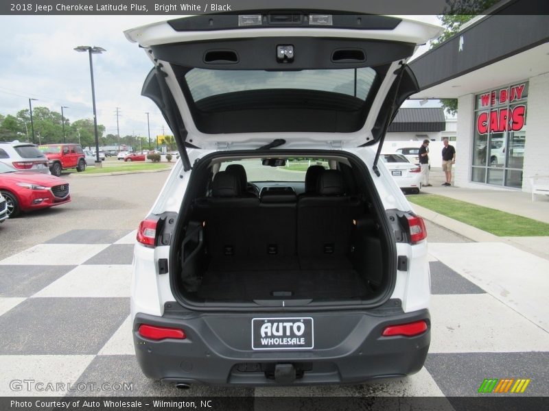 Bright White / Black 2018 Jeep Cherokee Latitude Plus